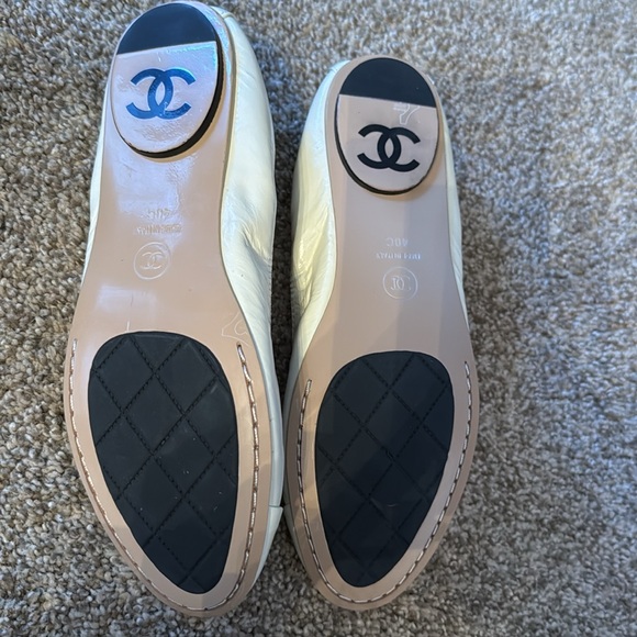 CHANEL. Ballet Flats - Very Demure 🥿
Made in Italy 🇮🇹 - Picture 5 of 6